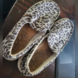 Hey Dudes Womens Size 9